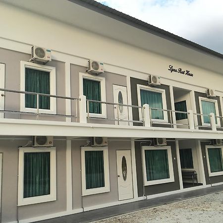 Lyaa Resthouse Hotel Kuah Exterior foto